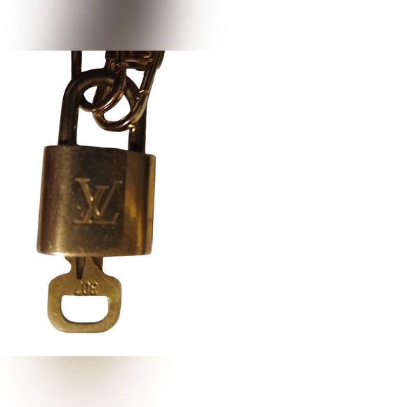 Louis Vuitton Gold Padlock #307 with Key & Unbranded Gold Tone Chain Included - Picture 14 of 15